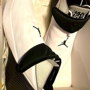 Jordan Why Not,,, white/ Black